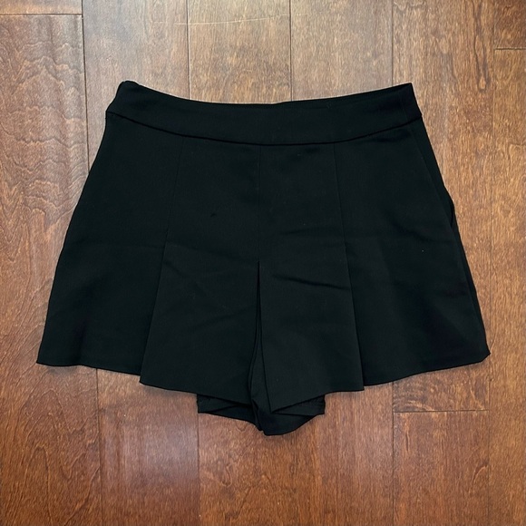 English Factory Preppy Black Pleated Skort, Sexy Academia Collegiate Size S, NWT - Picture 8 of 11